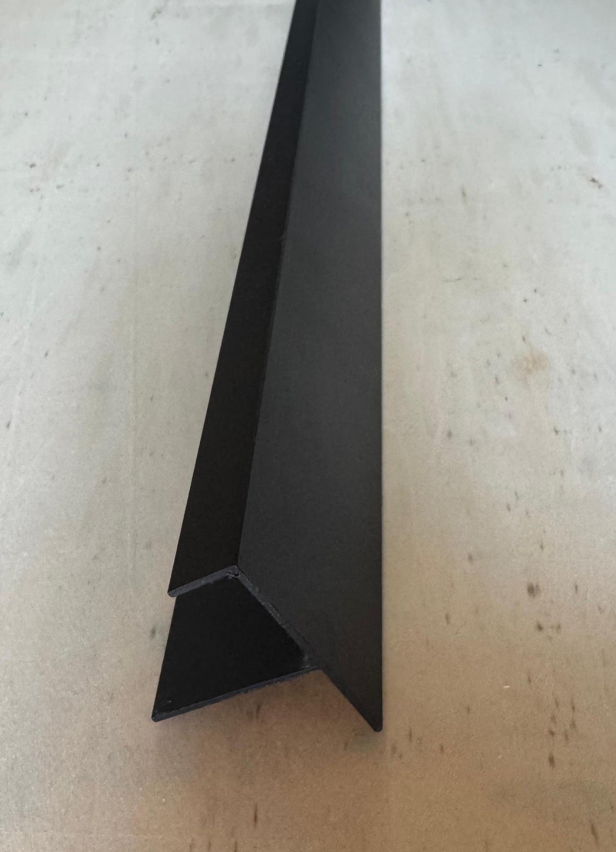 Aluminium F-Profil Anthrazitschwarz