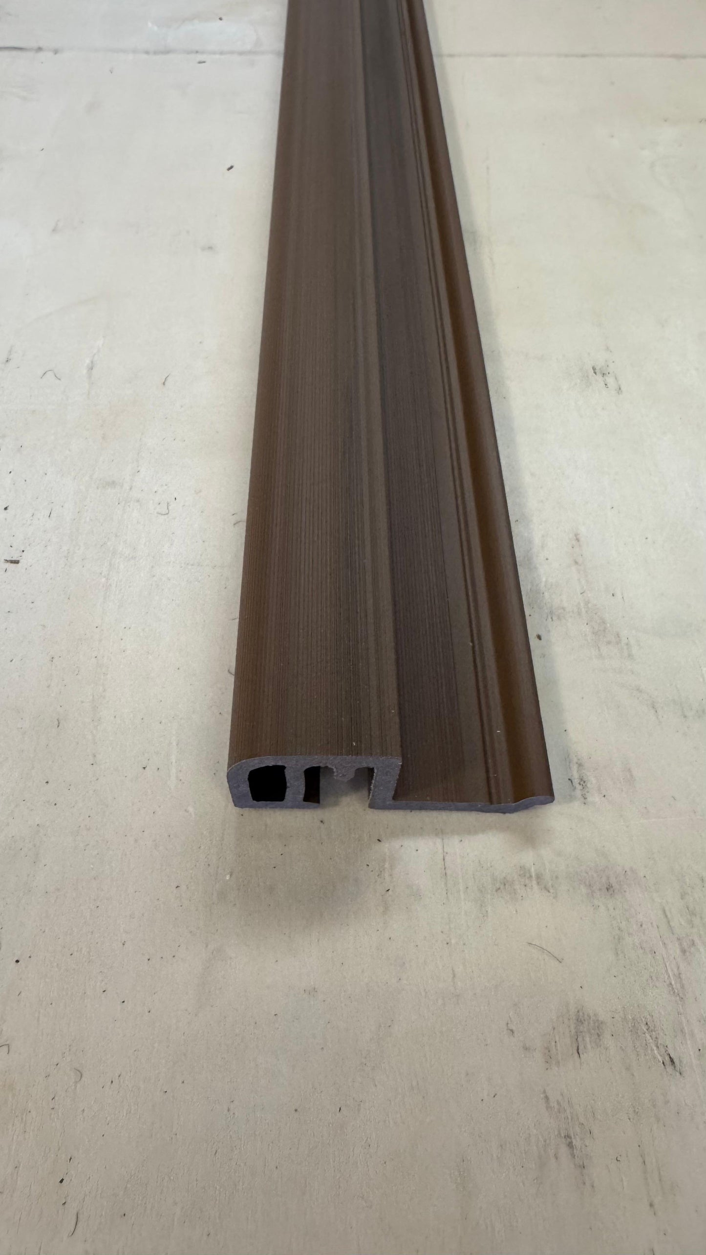 Composiet Hoekprofiel Walnut 290cm en 390cm