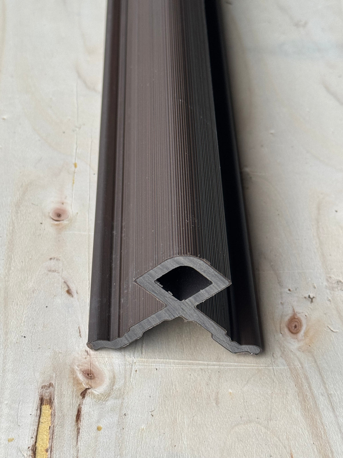 Hoekprofiel Walnut 290cm