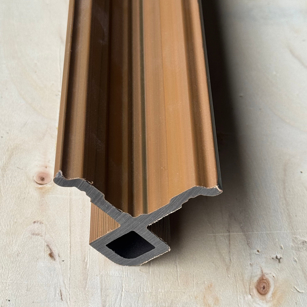 Hoekprofiel Teak 290cm en 390cm