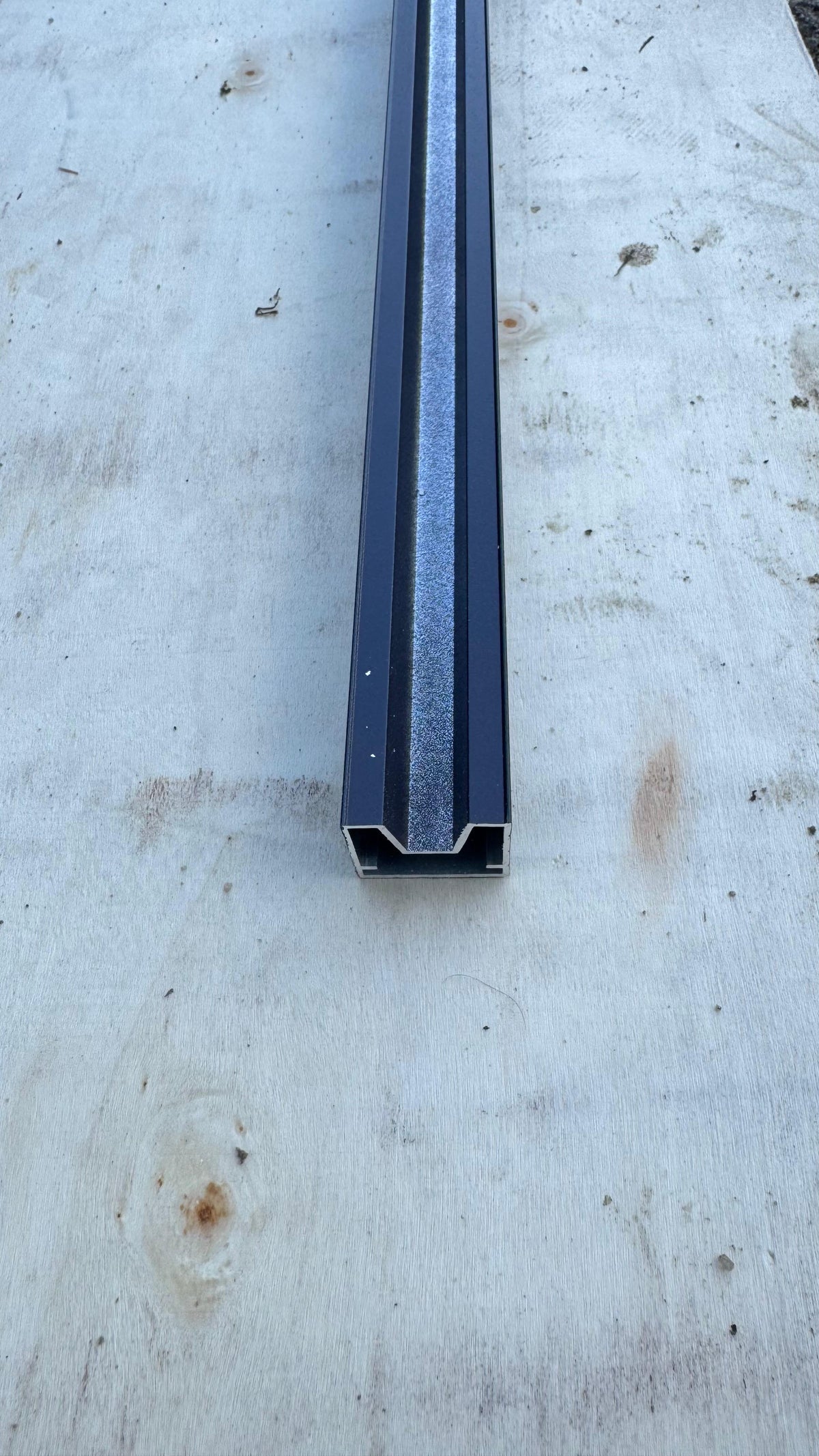 Composiet Schutting I Aluminium onder -of boven profiel